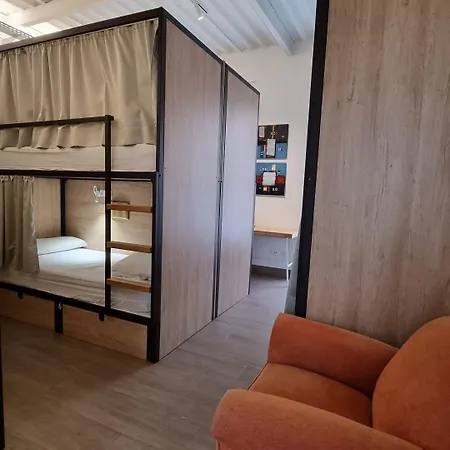 Hostal Nut *