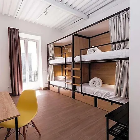 Hostel Nut