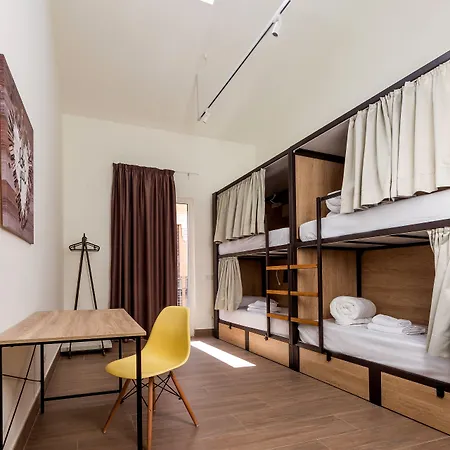 Hostel Nut
